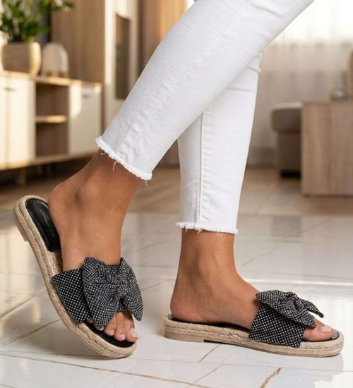 Czarne klapki dla dziewczynki kokarda /F8-1 14592 T198/