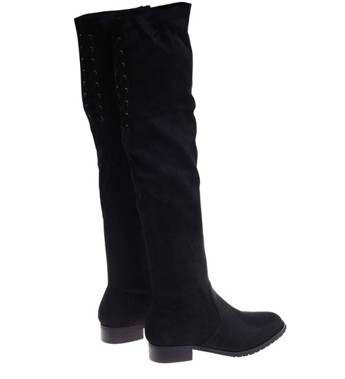 Czarne kozaki muszkieterki na płaskim obcasie /B6-2 18601 G366/