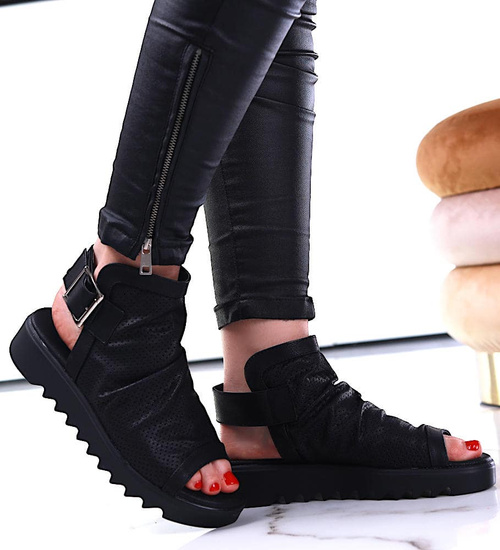 Czarne sandały na niskiej platformie /D9-1 13328 T161/