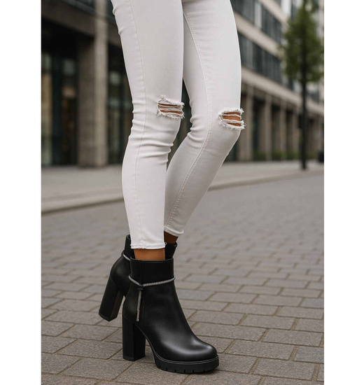 Wizytowe czarne botki na obcasie /E9-1 18237 W303/