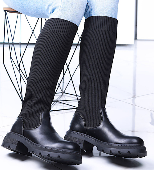 Czarne kozaki damskie na platformie z elastyczną cholewką / A1-2 15309 T792/