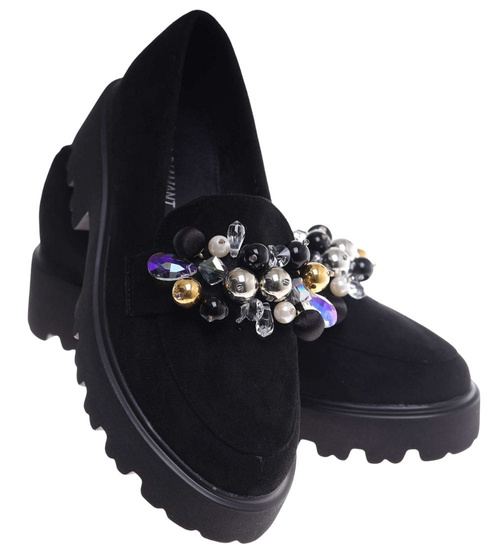Czarne półbuty loafersy na platformie z kamieniami /A8-2 18483 T203/