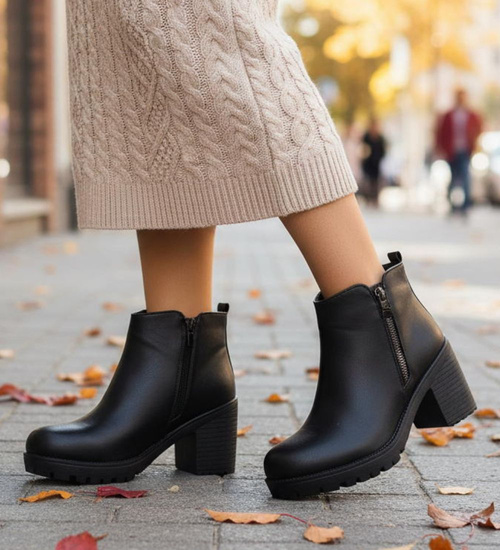 Czarne botki na obcasie z suwakiem /C7-3 18414 T300/