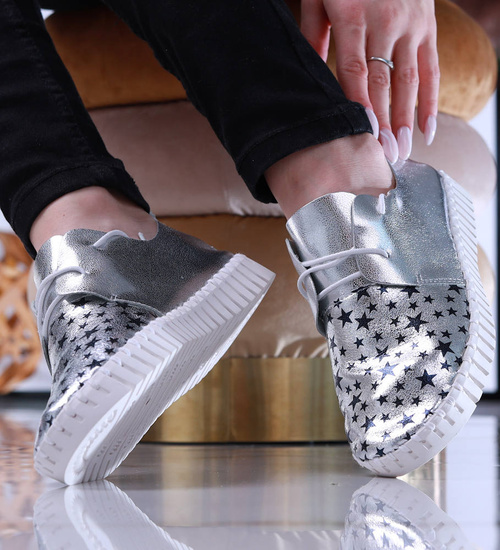 Sznurowane dziewczęce trampki z gwiazdkami Srebrne /G1-3 13808 T142/