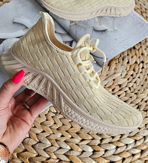 Beżowe wsuwane buty sportowe /A5-2 16142 G181/