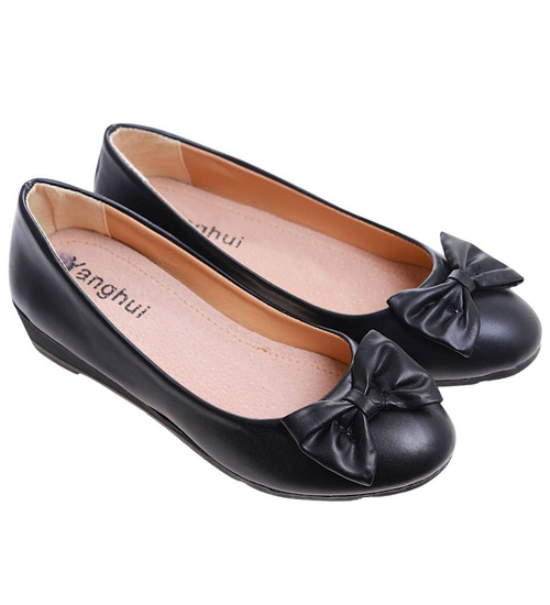 Czarne czółenka na niskim koturnie /C3-2 14607 T144/