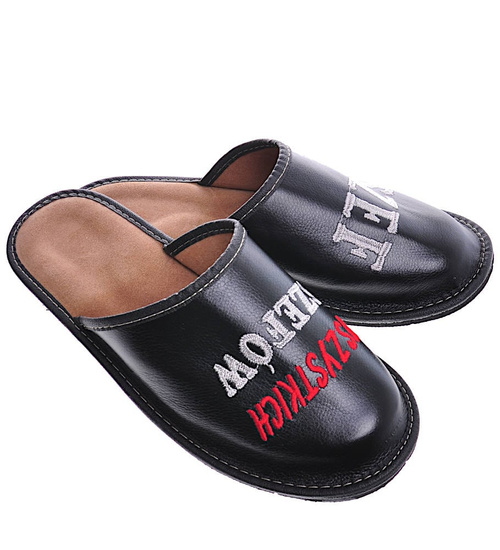 Kapcie na prezent SZEF WSZYSTKICH SZEFÓW CZARNE /E5-1 6643 S199/