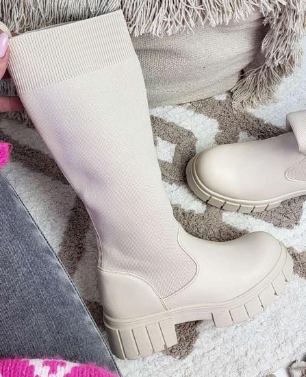 Beżowe kozaki damskie na platformie /A1-1 18088 T390/