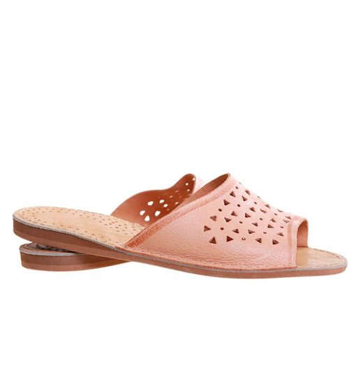 Skórzane kapcie domowe ażurowe klapki /A5-1 6137 S174/