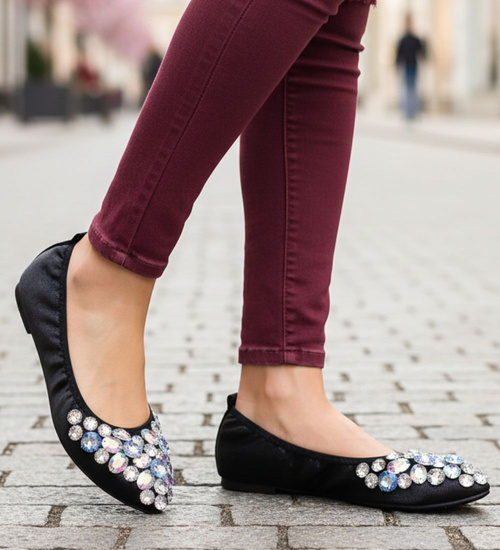 Czarne baletki damskie z kamieniami /G7-2 13043 T595/