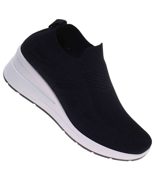 Czarne wsuwane trampki na koturnie /G2-2 18660 T112/