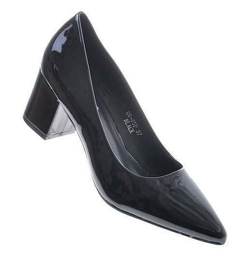 Czarne czółenka damskie na słupku /A1-3 9682 S397/