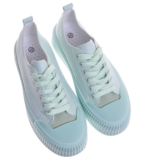 Zielone creepersy na platformie /A10-2 10628 T592/