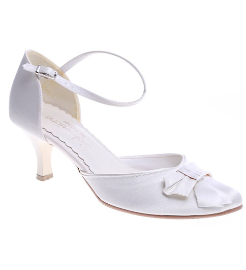 Czółenka na niskim obcasie z paseczkiem /G9-2 SR29/