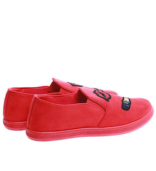 Dziewczęce wsuwane tenisówki czerwone z naszywkami /A4-3 15565 T195/