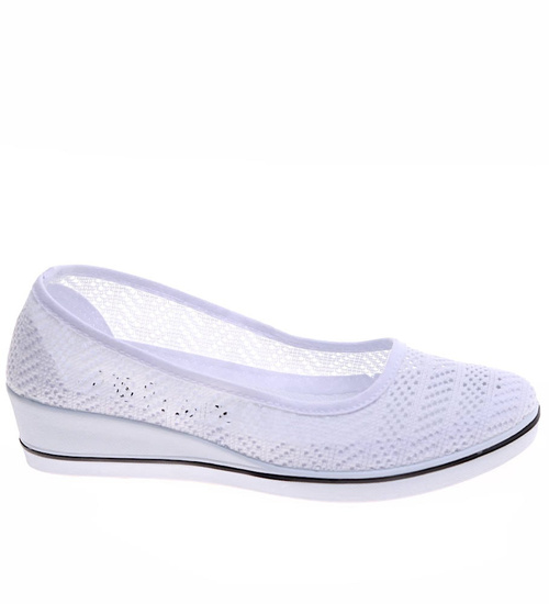 Białe koronkowe tenisówki na niskim koturnie /B3-2 16355 T256/