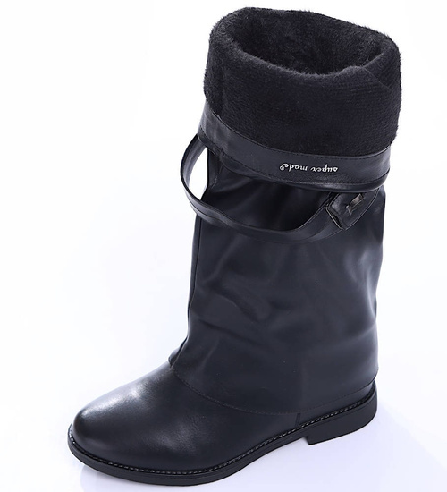 Czarne lekko ocieplone kozaki na koturnie /D7-2 15223 G287/