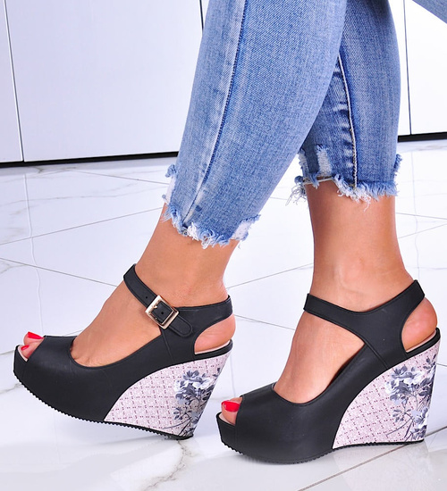 Czarne sandały meliski na koturnie /G13-3 3076 T512/ 