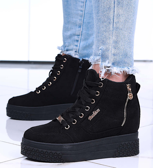 Czarne zamszowe sneakersy na koturnie i platformie /G4-3 15506 T634/
