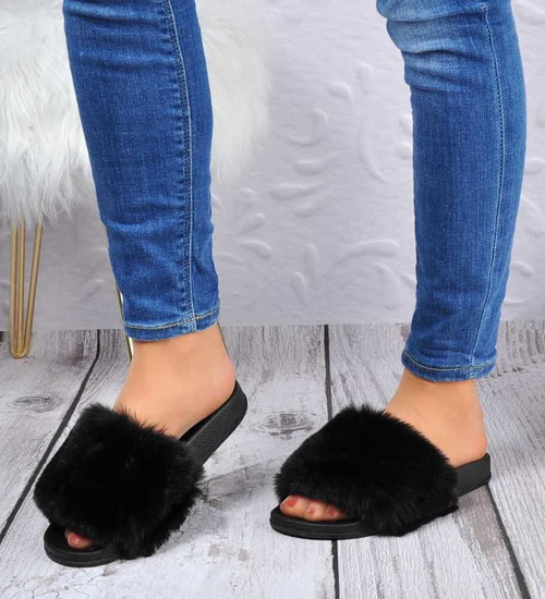 Czarne damskie klapki z futerkiem /G3-3 4519 S109/