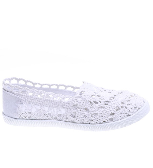 Białe dziewczęce balerinki z koronki /B8-2 15815 T8-6/