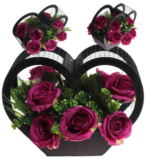 Kompozycja kwiatowa- fioletowe róże w dużym czarnym sercu /Komp110 P424/