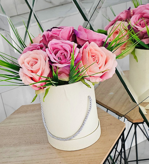 Flower box- śliczne kolorowe róże na prezent /FL48A M312/