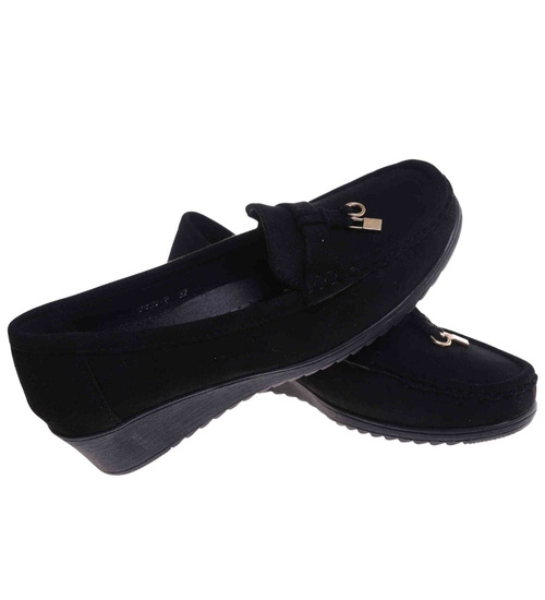 Czarne zamszowe czółenka na niskim koturnie /A2-2 18223 W233/