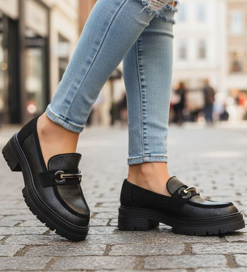 Czarne półbuty loafersy damskie na platformie /L2-1 18620 W142/