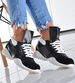 Czarne sneakersy na niskim koturnie /B2-3 9721 S190/