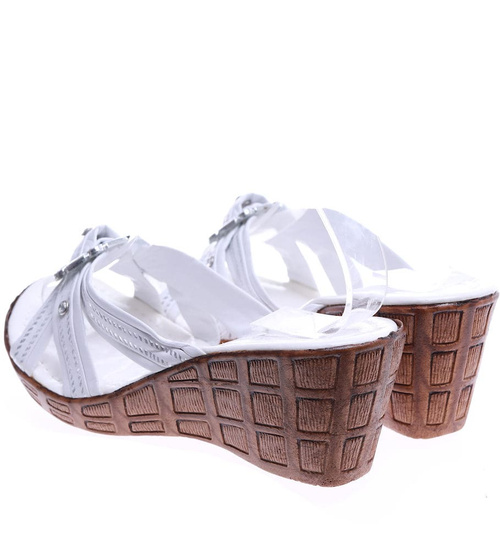 Białe damskie klapki na niskim koturnie /H2 14332 T005/