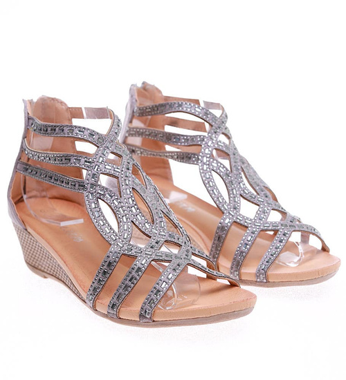 Srebrne damskie sandały na niskim koturnie /D7-2 13983 S292/