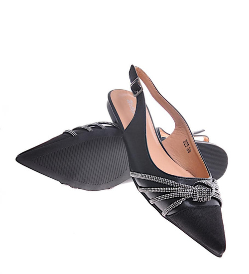 Czarne sandały na płaskim obcasie /G12-2 12083 T296/