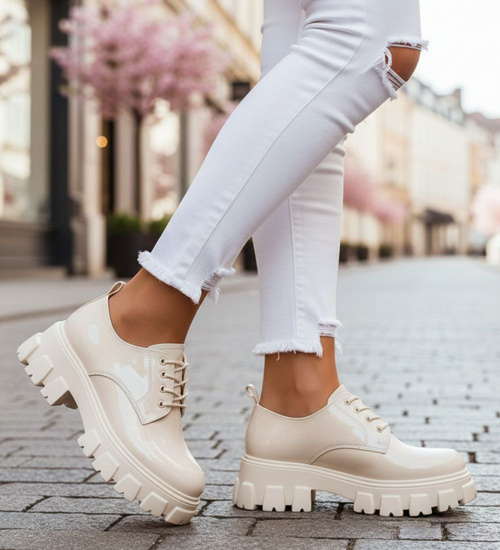 Beżowe półbuty loafersy na platformie /i6-2 18489 W12-3/