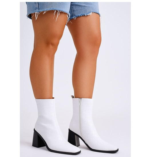 Białe botki damskie na obcasie /A2-1 16843 G255/