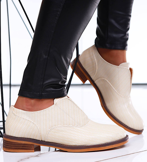 Wsuwane beżowe półbuty damskie /G12-2 16852 G158/