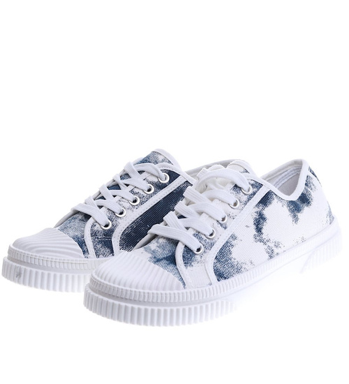 Sznurowane nakrapiane trampki damskie /C2-2 15030 T165/