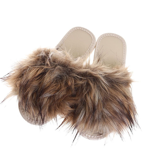 Beżowe klapki z efektownym futerkiem /F4-1 3259 S195/