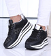 Czarne trampki sneakersy damskie na koturnie /D6-1 14787 T382/