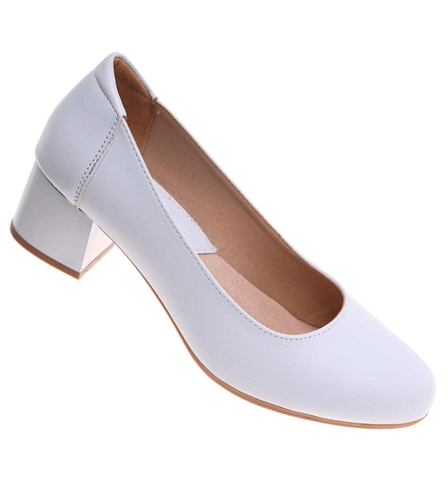 Białe czółenka na niskim obcasie /A4-2 18052 T284/