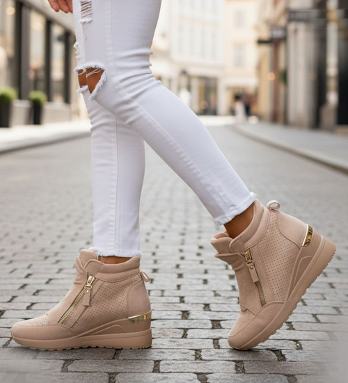 Beżowe sneakersy damskie na koturnie /E3-3 12827 T890/