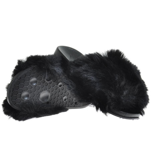 Klapki z futerkiem dziewczęce Czarne /D8-1 10096 S291/