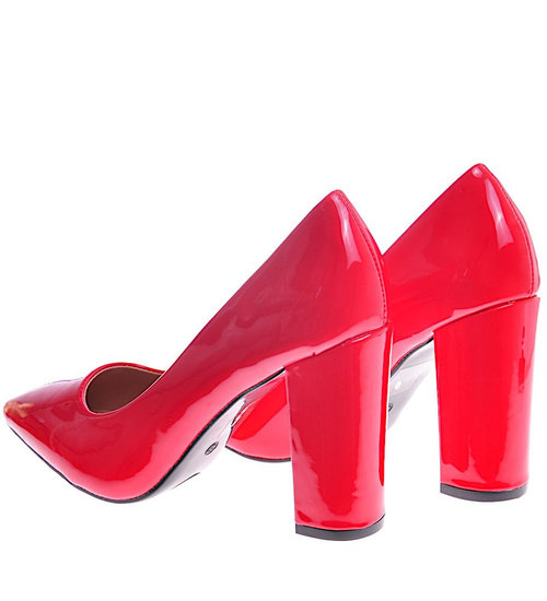 Czerwone czółenka na słupku /E10-3 11829 T592/