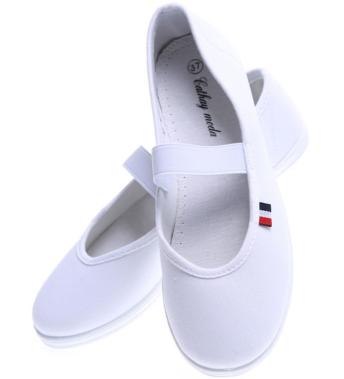 Białe wsuwane balerinki tenisówki czeszki / F2-1 15557 T293/