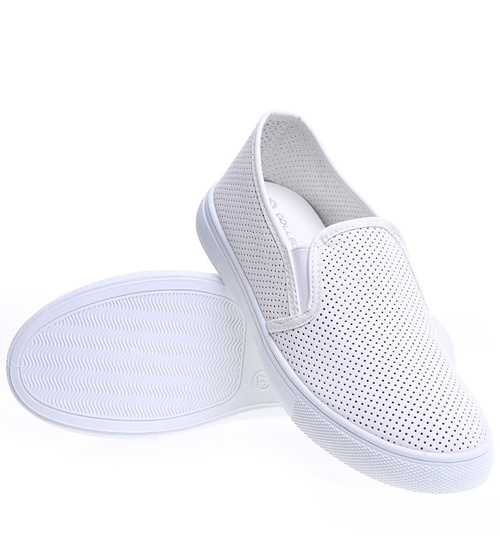 Białe wsuwane ażurowe tenisówki slip on /F2-2 15641 T184/