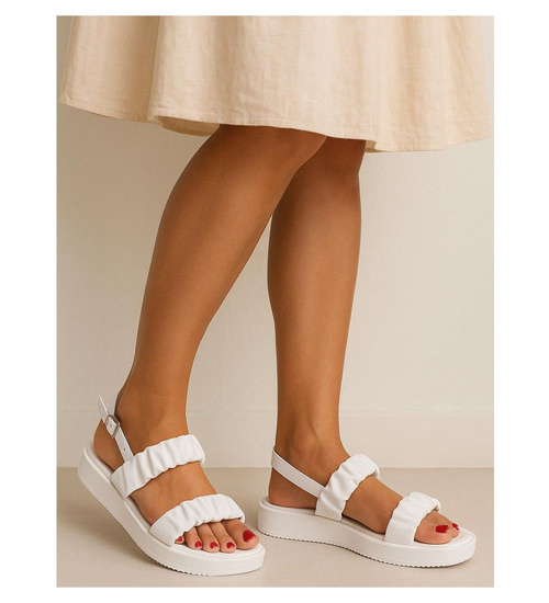 Białe damskie sandały na platformie /G9-2 17565 T130/