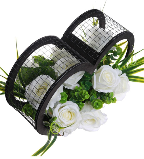 Kompozycja kwiatowa- białe róże w dużym czarnym sercu /Komp108 P424/