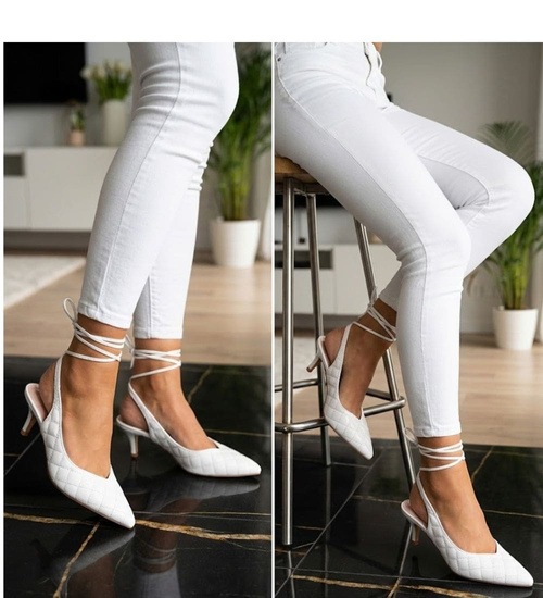 Białe czółenka na niskim obcasie Lace Up /B3-2 12206 T390/