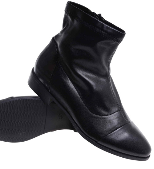 Czarne botki saszki na płaskim obcasie /E7-3 16868 T107/