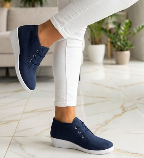 Sznurowane granatowe trampki na niskim koturnie /C6-3 11148 S193/